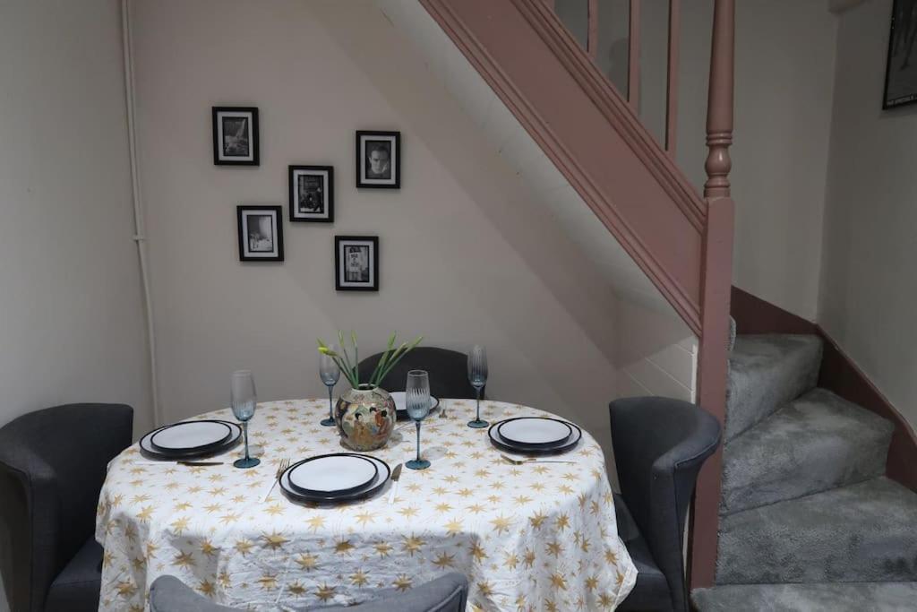 Victorian Farrar Cottage York Bagian luar foto